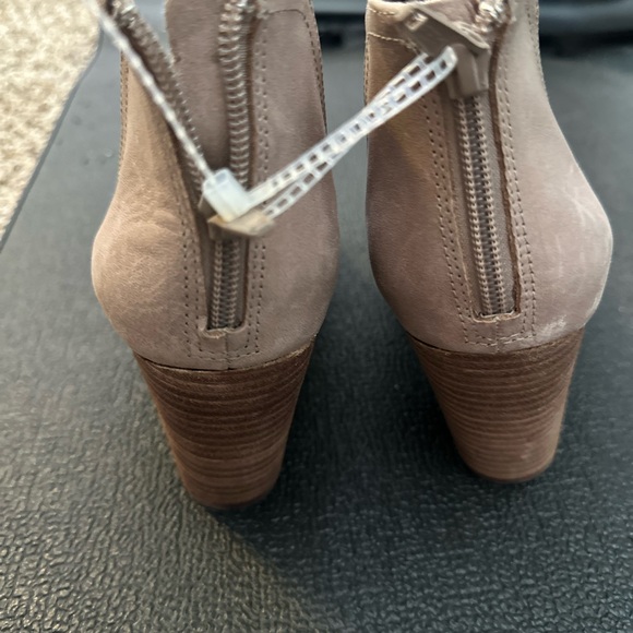 Copper Key booties size 10 - Picture 2 of 6